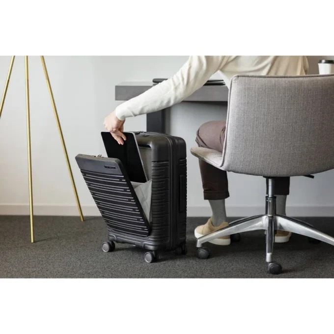 Elevation™ plus hardside carry-on pro spinner