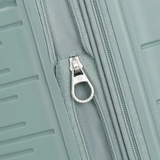 Elevation™ plus hardside medium glider™