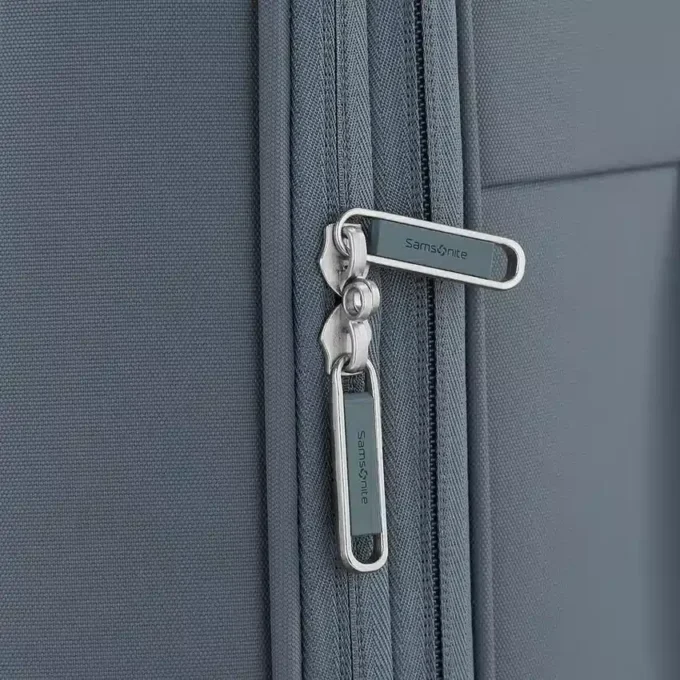 Elevation™ plus softside large spinner