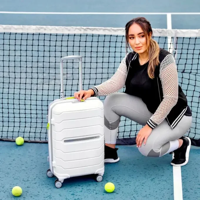 Freeform carry-on spinner