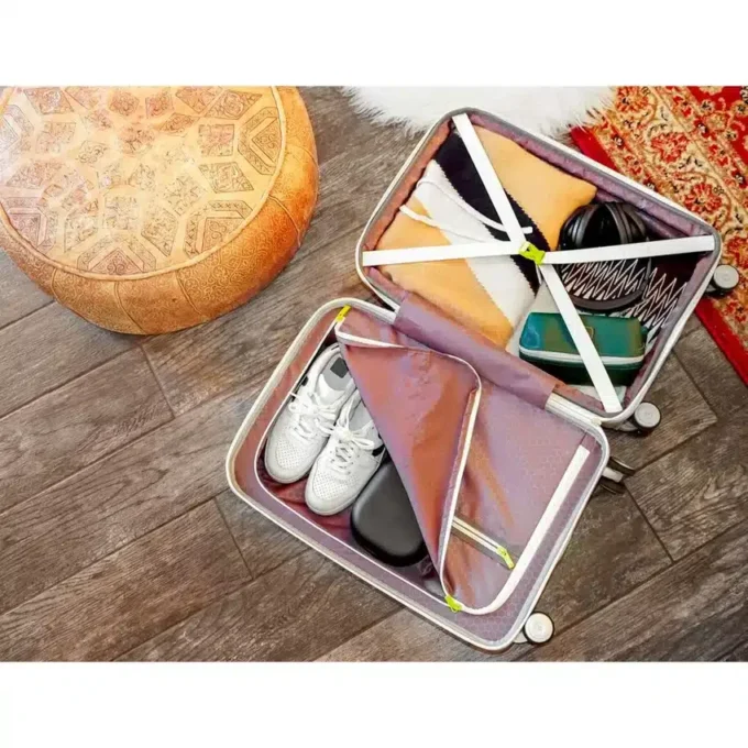 Freeform carry-on spinner