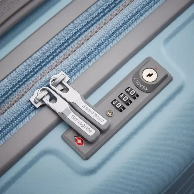 Freeform carry-on spinner