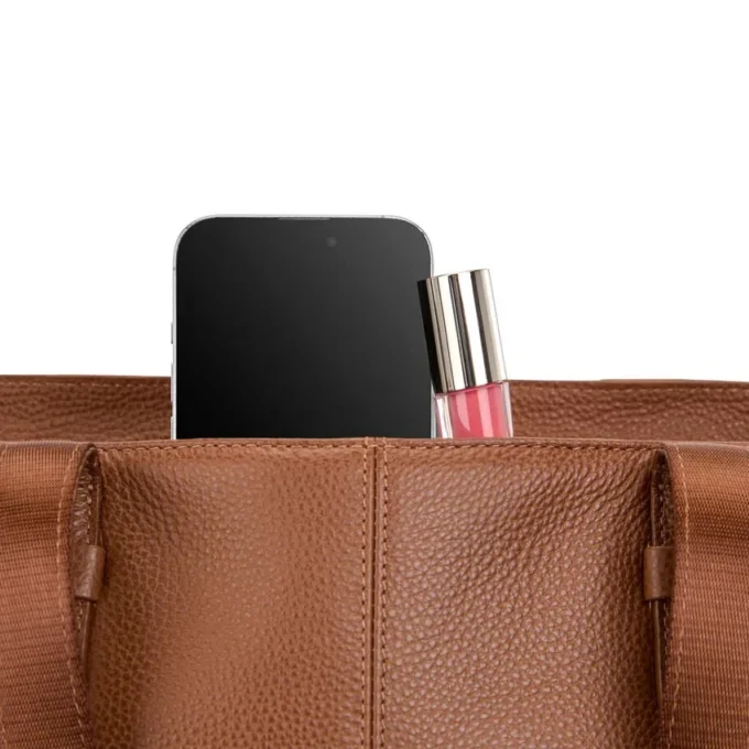 Mobile solution 2 leather tote