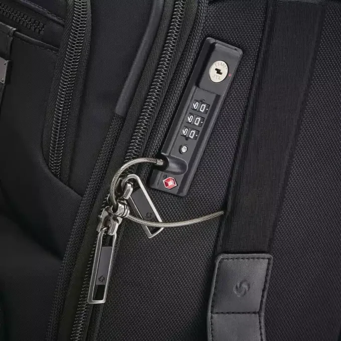 Nuroad carry-on spinner