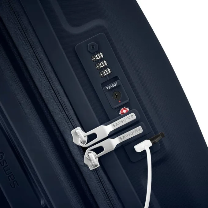 Outline pro carry-on spinner