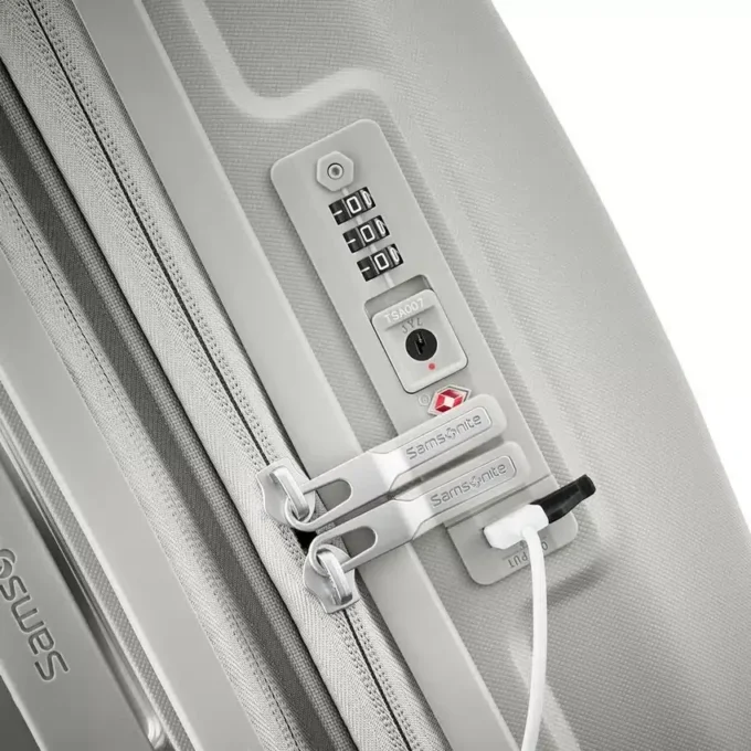 Outline pro carry-on spinner