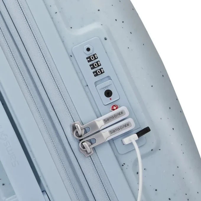 Outline pro carry-on spinner