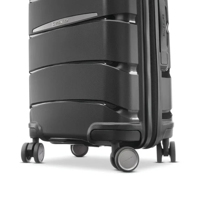 Outline pro global carry-on spinner