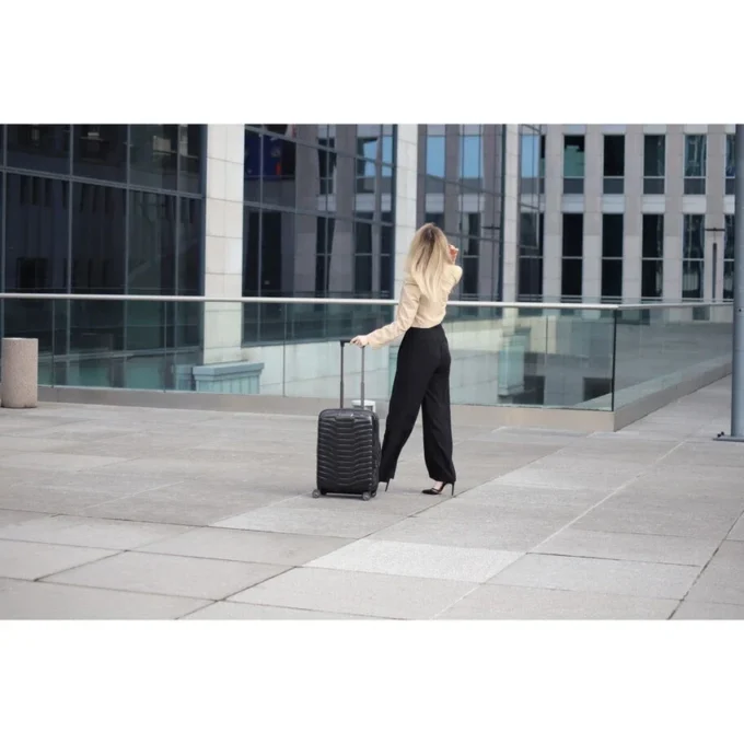 Proxis global carry-on spinner