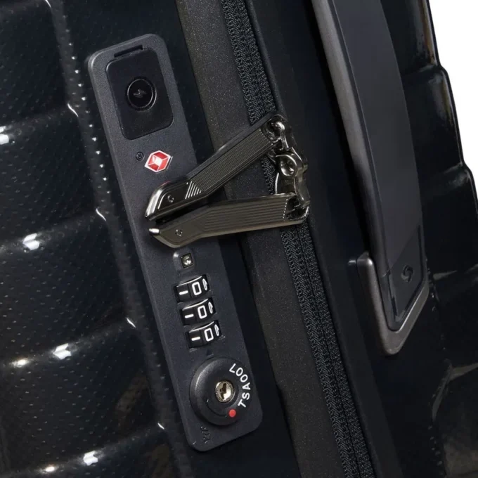 Proxis global carry-on spinner