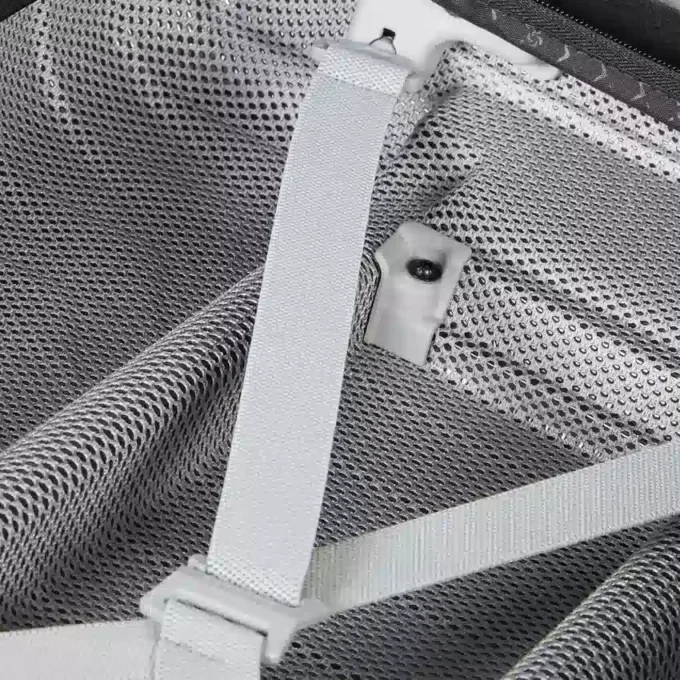 Proxis global carry-on spinner