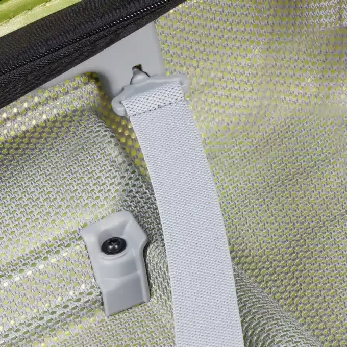 Proxis global carry-on spinner