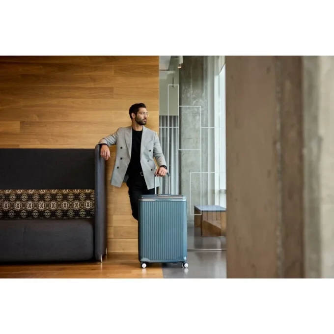 Silhouette 18 hardside large spinner