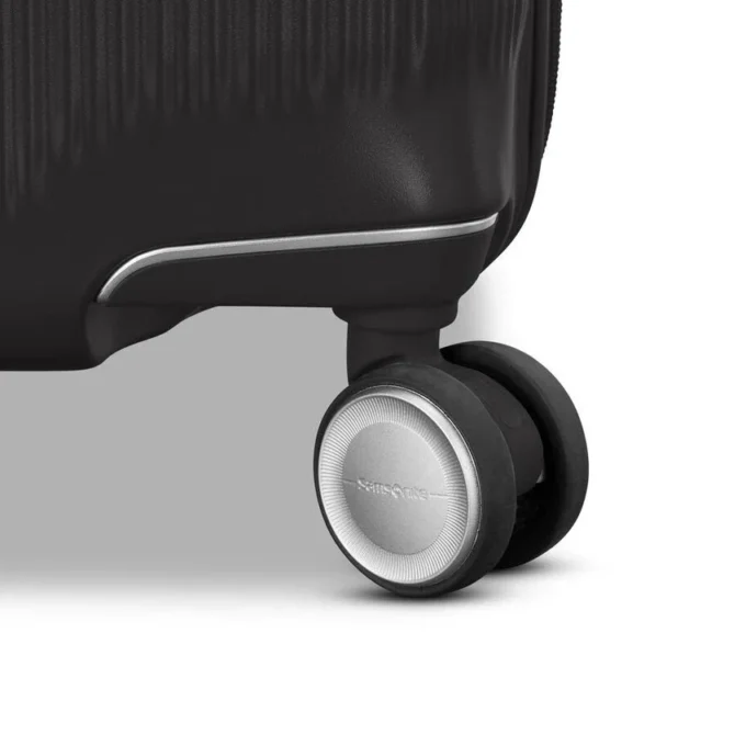 Silhouette 18 hardside large spinner