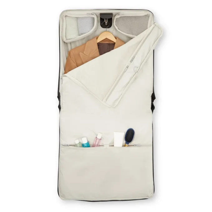 Silhouette 18 softside garment bag spinner