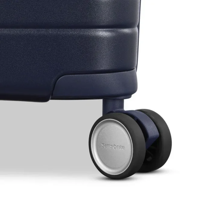 Virtuosa carry-on spinner