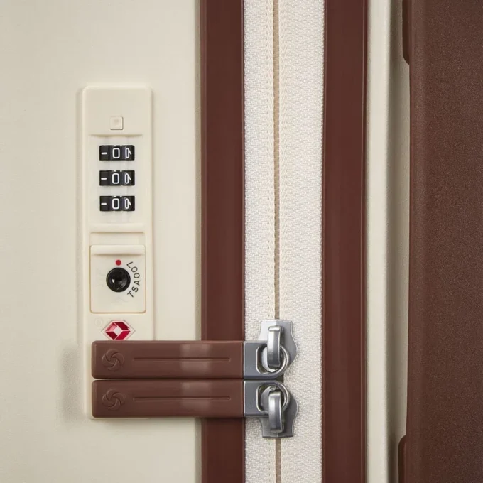 Virtuosa carry-on spinner