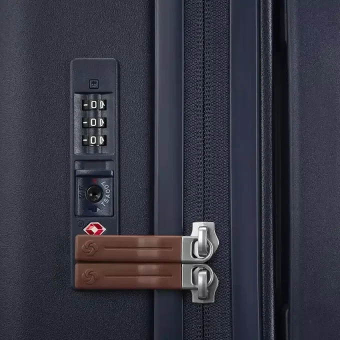 Virtuosa carry-on spinner