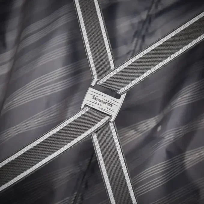 Voltage dlx global carry-on spinner