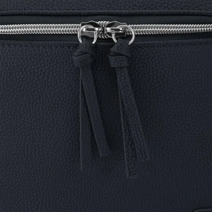 Women’s everyday leather backpack